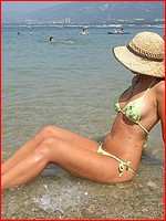 Free up skirt bikini pics