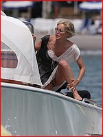 1000s upskirt and downblouse celebrity photos