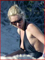 1000s upskirt and downblouse celebrity photos