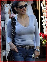 1000s upskirt and downblouse celebrity photos