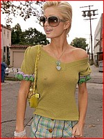 1000s upskirt and downblouse celebrity photos