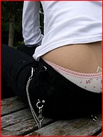 1000s upskirt pantyhose pictures
