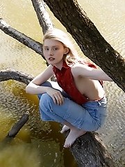 8 pictures - "Cami Sembrabella Western Fashion 2"