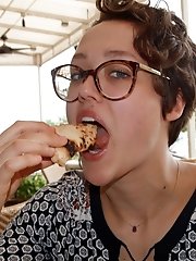 9 pictures - Sabrina Nichole First Bites