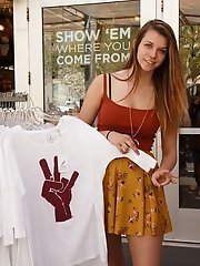 8 pictures - Zoey Lee Sun Devilish