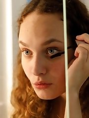 8 pictures - Carrie Barber Goes Ooops