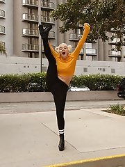 8 pictures - Peach Kennedy Welcome To Bananas